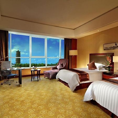 Jurong Yukun New Century Hotel Jiangsu Room photo