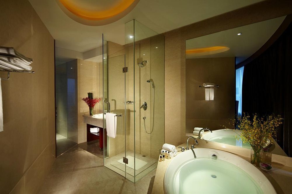 Jurong Yukun New Century Hotel Jiangsu Exterior photo